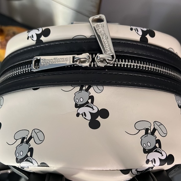 ❗️FINAL❗️ DISNEY Mickey Mouse Faces Mini Backpack by LOUNGEFLY 🔴🔴 - Picture 6 of 10